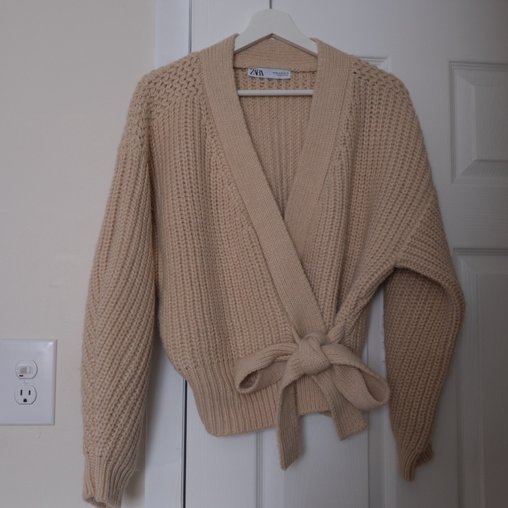 Zara Women's Beige Knit Cardigan